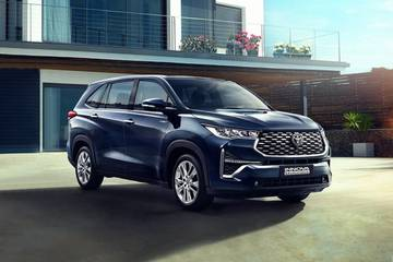Toyota Toyota Innova Hycross